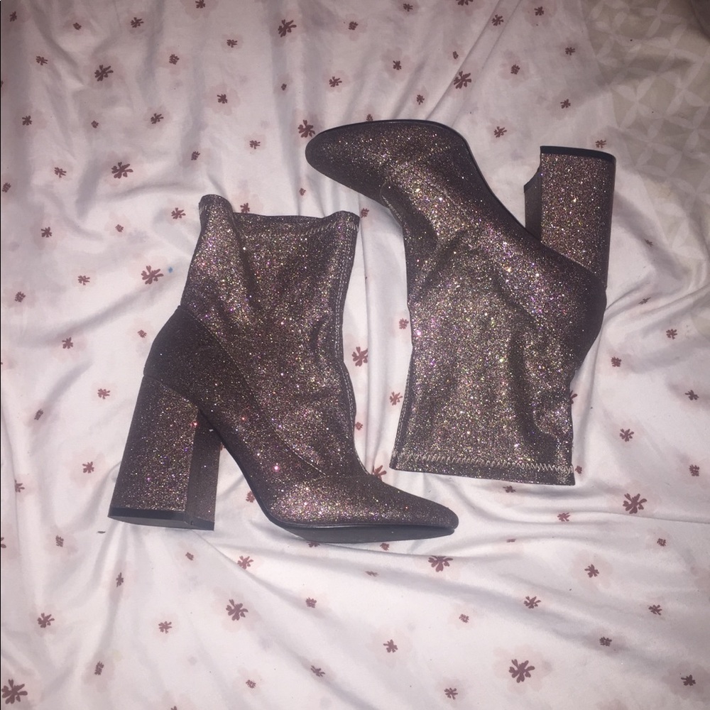 Size 6 glitter booties